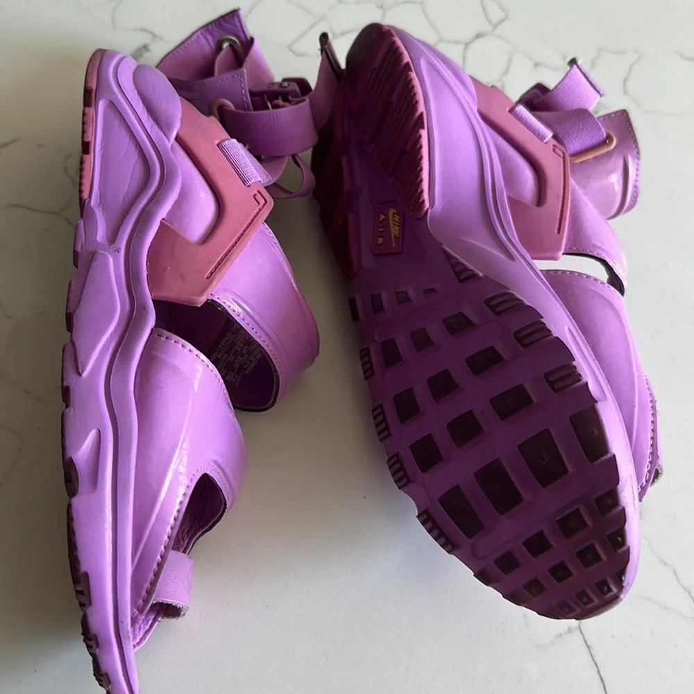Nike sandals size 8 Barbie core